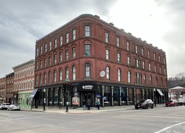 Property at 299 Main St Unit 24, Dubuque, IA, 52001, 2 beds, 1 bath, [object Object]