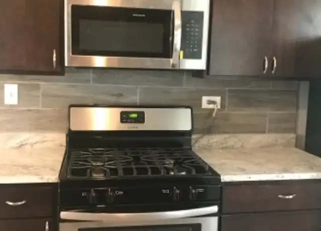 Property at 5027 W Sunnyside Ave Unit 2, Chicago, IL, 60630, 3 beds, 1 bath, [object Object]