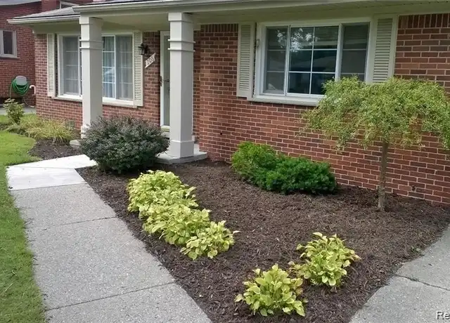 Property at 206 W Lawrence Ave, Royal Oak, MI, 48073, 3 beds, 2 baths, [object Object]