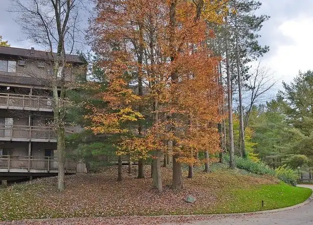 Property at Pine Mill Ridge Apartments - 2228 Pinebrook Trl, Cuyahoga Falls, OH, 44223, 1 bed, 1 bath, [object Object]