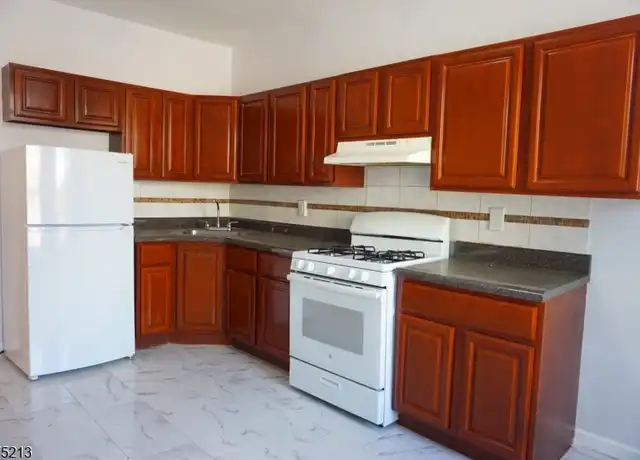 Property at 124 Ridge St, Newark, NJ, 07104, 3 beds, 1 bath, [object Object]