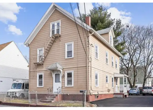 Property at 49 Ash St Unit 2, Pawtucket, RI, 02860, 3 beds, 1 bath, [object Object]