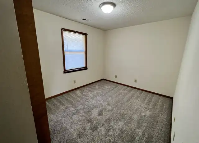Property at 522 N Ridgeview Dr Unit B, Warrensburg, MO, 64093, 2 beds, 1 bath, [object Object]