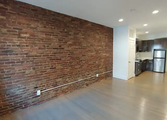 Property at 88 W Cedar St Unit 4, Boston, MA, 02114, 2 beds, 1 bath, [object Object]