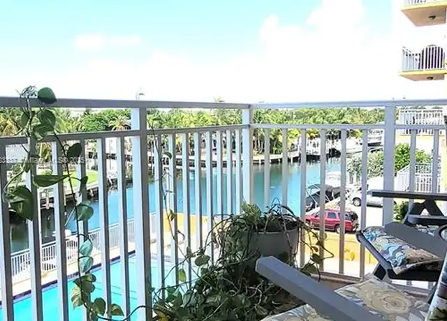 Property at 2450 NE 135th St #305, North Miami, FL, 33181, 1 bed, 1.5 baths, [object Object]