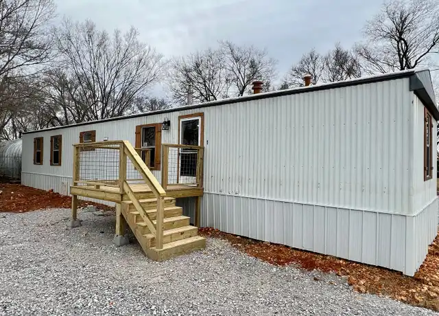 Property at 3201 Don Tyson Pkwy Unit B, Springdale, AR, 72764, 2 beds, 1 bath, [object Object]