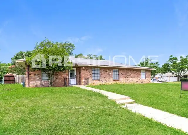 Property at 7800 Regency Ln, Fort Worth, TX, 76134, 3 beds, 2 baths, [object Object]