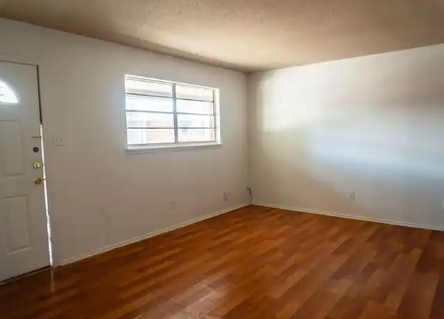 Property at 1510 29th St Unit 8, Lubbock, TX, 79411, 2 beds, 1 bath, [object Object]
