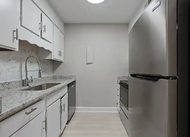Property at Arbor Landing Apartments - 1101 Hallbrook Dr, Columbia, SC, 29209, 1 bed, 1 bath, [object Object]