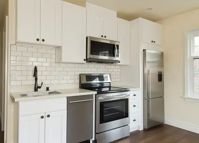 Property at 571 Valley St Unit 5, Seattle, WA, 98109, 2 beds, 1 bath, [object Object]