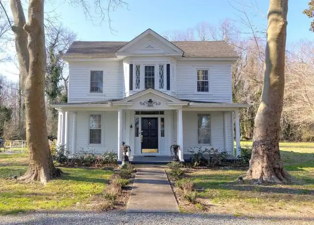 Property at 3952 Irvington Rd, Irvington, VA, 22480, 3 beds, 2 baths, [object Object]
