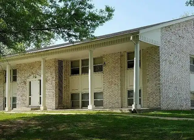 Property at Casady Apartments - 1914 Casady Dr, Des Moines, IA, 50315, 0-1 beds, 1 bath, [object Object]
