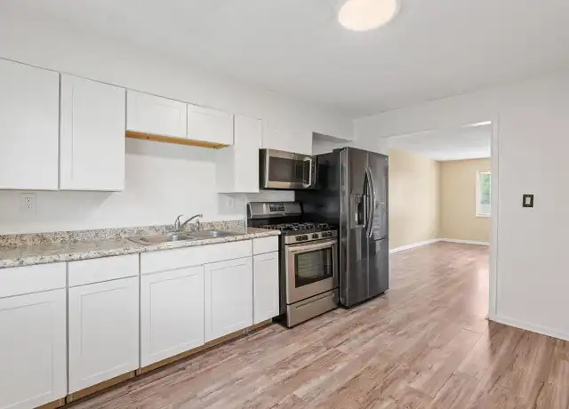 Property at 117 Elizabeth St Unit 117-1, Dayton, OH, 45405, 2 beds, 1 bath, [object Object]