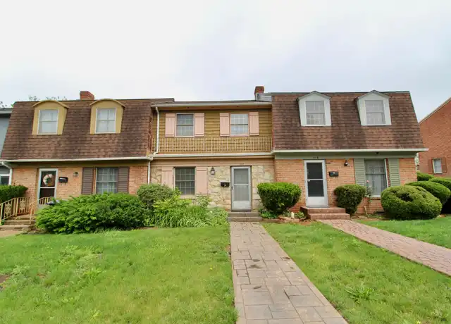 Property at 300 S Dogwood Dr, Harrisonburg, VA, 22801, 2 beds, 1.5 baths, [object Object]