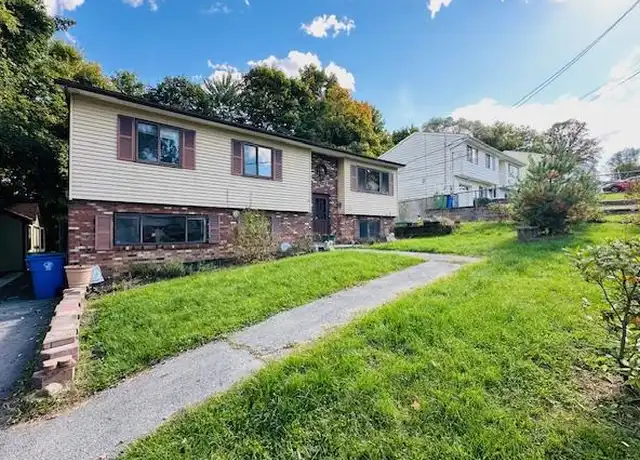 Property at 2 Mountain Ave Unit 2, Middletown, NY, 10940, 2 beds, 1 bath, [object Object]