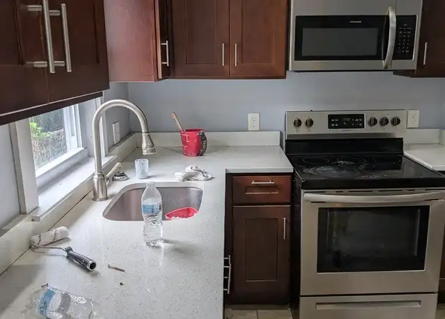 Property at 80 Linfield St Unit 1st Floor, Holbrook, MA, 02343, 2 beds, 1 bath, [object Object]