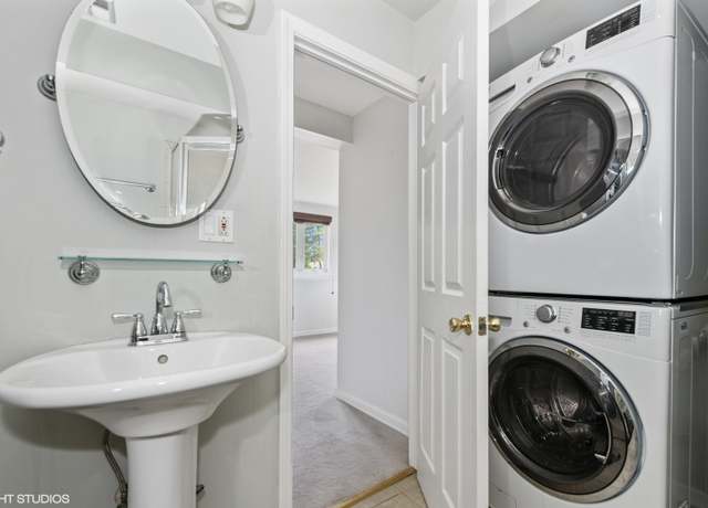 Photo of 1110 Inverrary Ln #1110, Deerfield, IL 60015