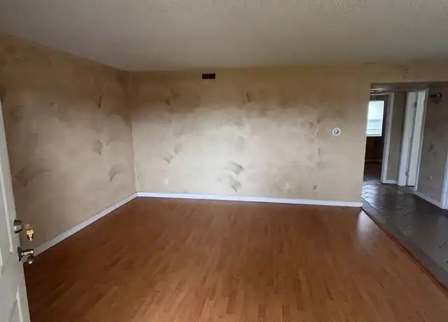 Property at 3516 E 37th St Apt 17, Joplin, MO, 64804, 2 beds, 1 bath, [object Object]