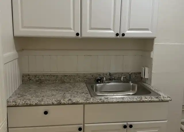 Property at 208 Pilgrim Ave Unit 1L, Worcester, MA, 01604, 2 beds, 1 bath, [object Object]