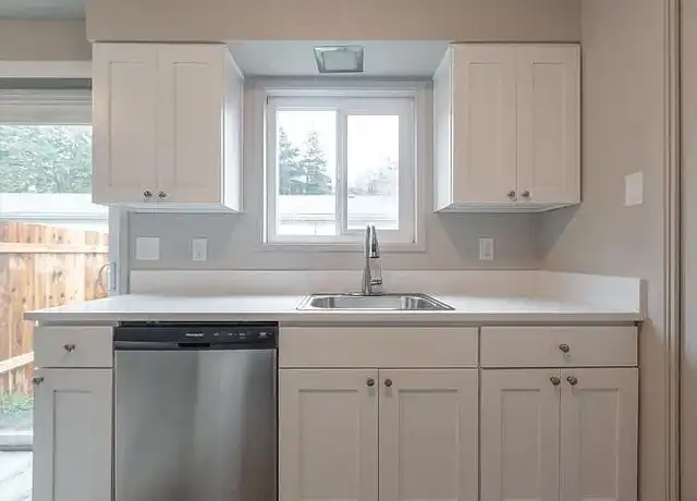 Property at 5200 SE Jennings Ave, Portland, OR, 97267, 3 beds, 1.5 baths, [object Object]