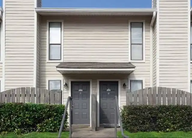 Property at 200 Summit Lake Dr, Stone Mountain, GA, 30083, 3 beds, 2 baths, [object Object]