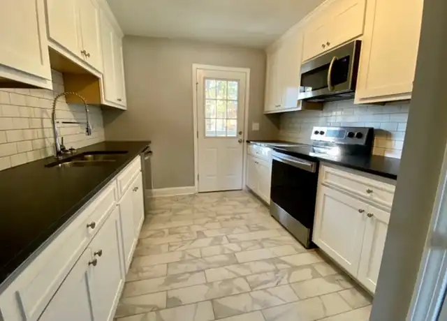 Property at 536 College St, Hapeville, GA, 30354, 2 beds, 1 bath, [object Object]