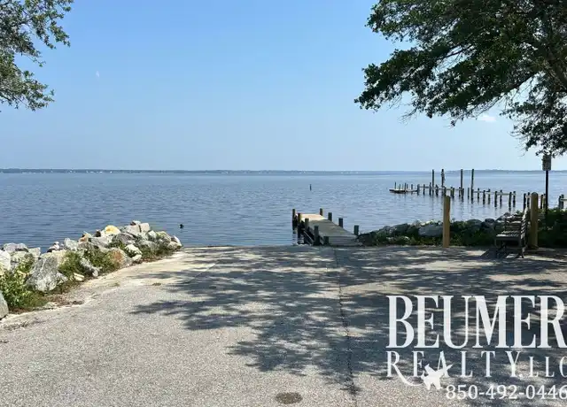 Property at 5791 Coronada Blvd, Pensacola, FL, 32507, 2 beds, 1.5 baths, [object Object]
