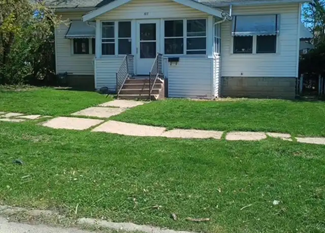 Property at 107 N Rockford Ave, Rockford, IL, 61107, 3 beds, 1 bath, [object Object]