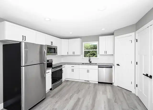 Property at 1583 S Aspen St, Lincolnton, NC, 28092, 3 beds, 2.5 baths, [object Object]