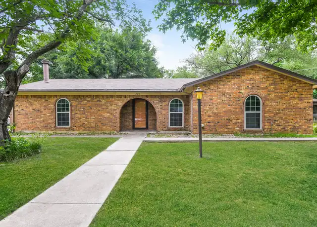 Property at 220 Short St, Burleson, TX, 76028, 3 beds, 2 baths, [object Object]