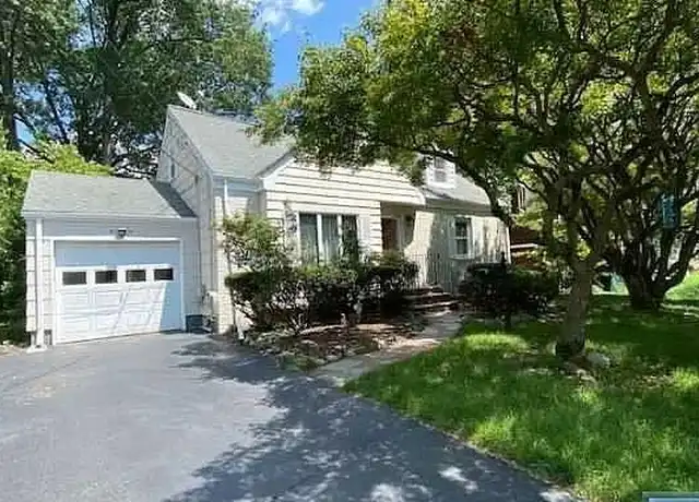 Property at 60 Greenway Rd, Glen Rock, NJ, 07452, 3 beds, 3 baths, [object Object]