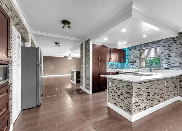 Property at 2402 NE 10th St, Pompano Beach, FL, 33062, 2 beds, 2 baths, [object Object]