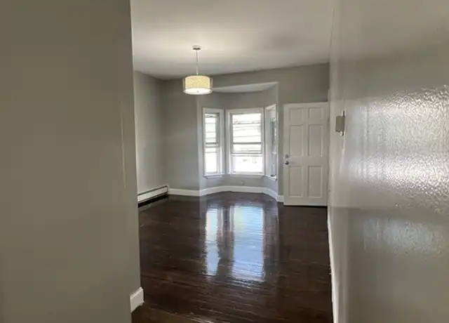 Property at 118 Williams Ave Unit 2, Lynn, MA, 01902, 3 beds, 1 bath, [object Object]