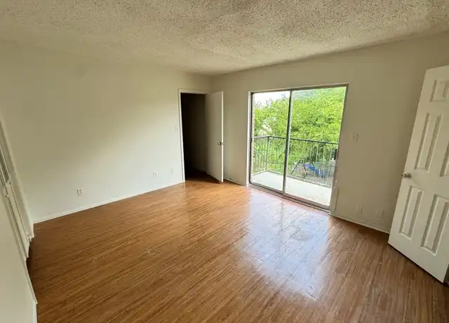 Property at 1085 Linde Ave Unit 1095, New Braunfels, TX, 78130, 2 beds, 1 bath, [object Object]