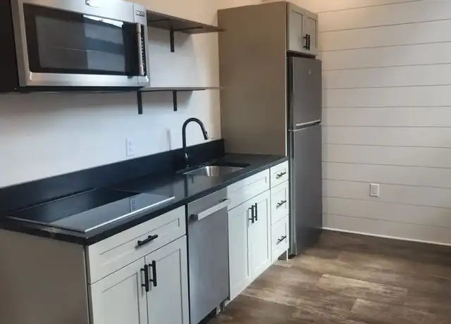 Property at 8 W King St Apt 101, Lancaster, PA, 17603, 1 bed, 1 bath, [object Object]