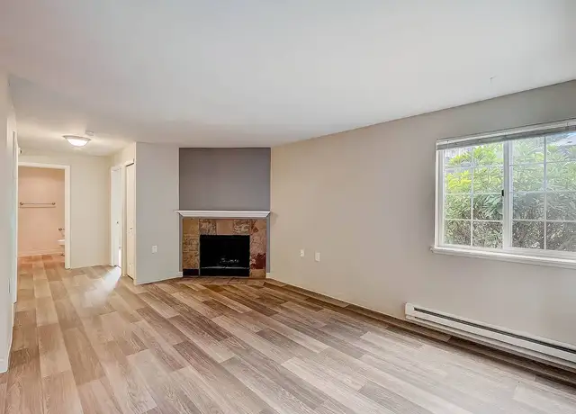 Photo of 12115 Meridian Ave S, Everett, WA 98208