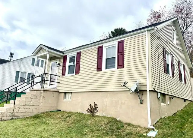 Property at 1 Victory Hts, Christiansburg, VA, 24073, 2 beds, 1 bath, [object Object]
