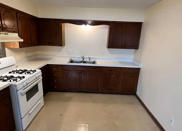 Property at 607 N 2nd St Unit 607-1, Rockford, IL, 61107, 2 beds, 1 bath, [object Object]