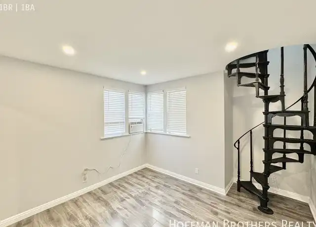 Property at 427 N Oakhurst Dr Unit 110, Beverly Hills, CA, 90210, 1 bed, 1 bath, [object Object]