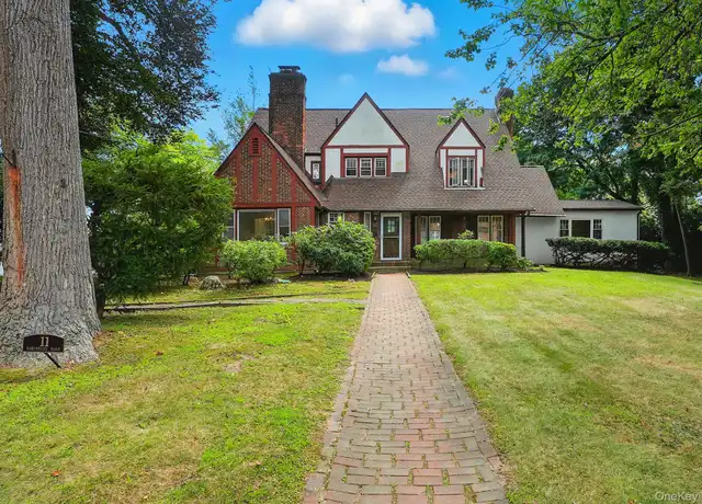 Property at 11 Robinhood Rd, White Plains, NY, 10605, 4 beds, 3.5 baths, [object Object]