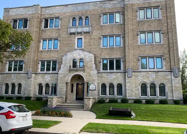 Property at 2205 E Belleview Pl Unit Pl1B, Milwaukee, WI, 53211, 2 beds, 1 bath, [object Object]