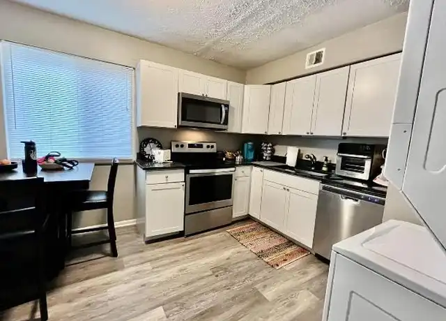 Property at 1235 Summit St, Columbus, OH, 43201, 2 beds, 1 bath, [object Object]