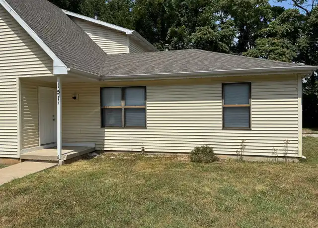 Property at 1517 W Madison St, Springfield, MO, 65802, 2 beds, 1 bath, [object Object]