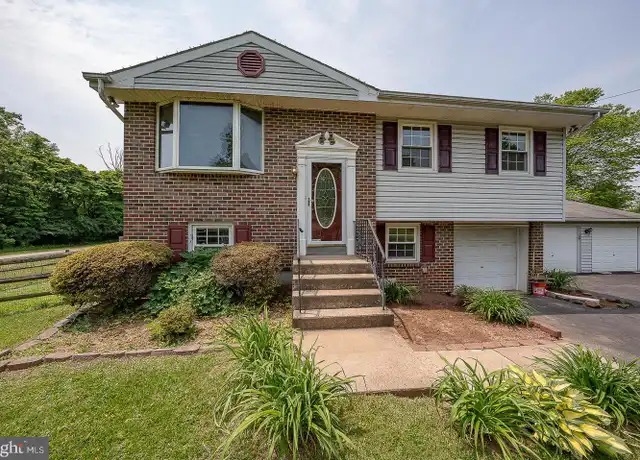 Property at 213 Hoffecker Rd, Phoenixville, PA, 19460, 3 beds, 1.5 baths, [object Object]