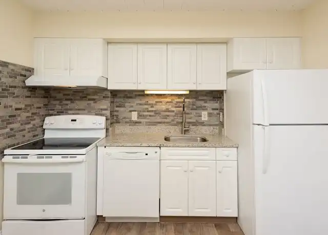 Property at Whitney Towers - 2405 Whitney Ave, Hamden, CT, 06518, 1 bed, 1 bath, [object Object]
