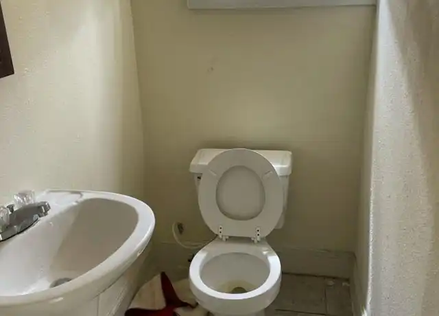 Property at 413 N Live Oak St Unit 2, Houston, TX, 77003, 1 bed, 1 bath, [object Object]