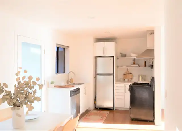 Property at 2117 Clinton St Unit 202, Los Angeles, CA, 90026, 2 beds, 1 bath, [object Object]