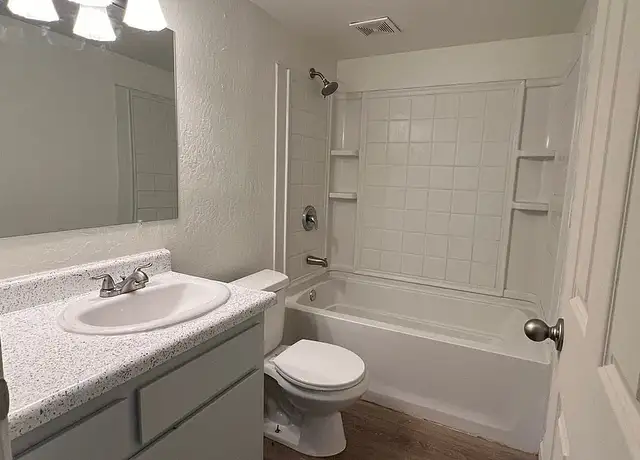 Photo of 625 S Madera Ave, Madera, CA 93637