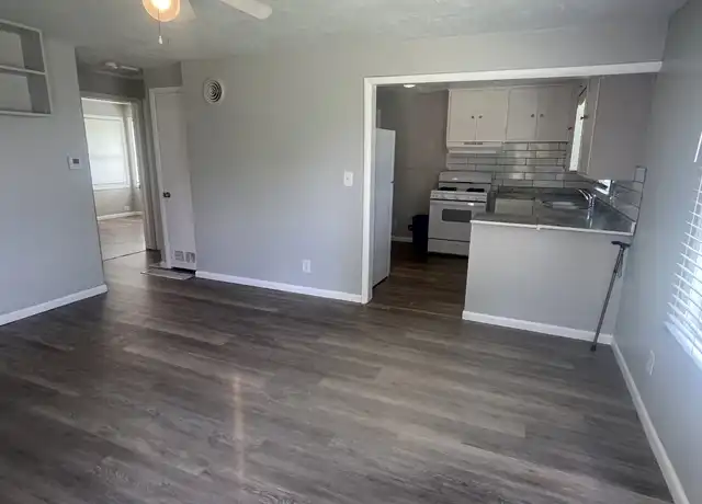 Property at 5945 Raytown Rd Unit B, Raytown, MO, 64133, 2 beds, 1 bath, [object Object]