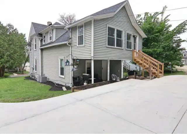 Property at 1 S Main St Unit Upper, Janesville, WI, 53547, 3 beds, 1 bath, [object Object]